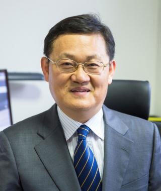 Korean economist Jong-Wha Lee is an expert on topics including both economic growth and financial crises.